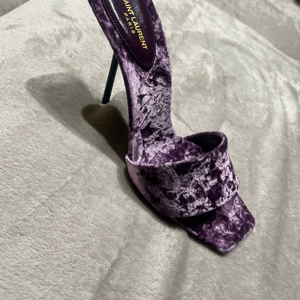 Saint Laurent Luxurious Purple Velvet Heels